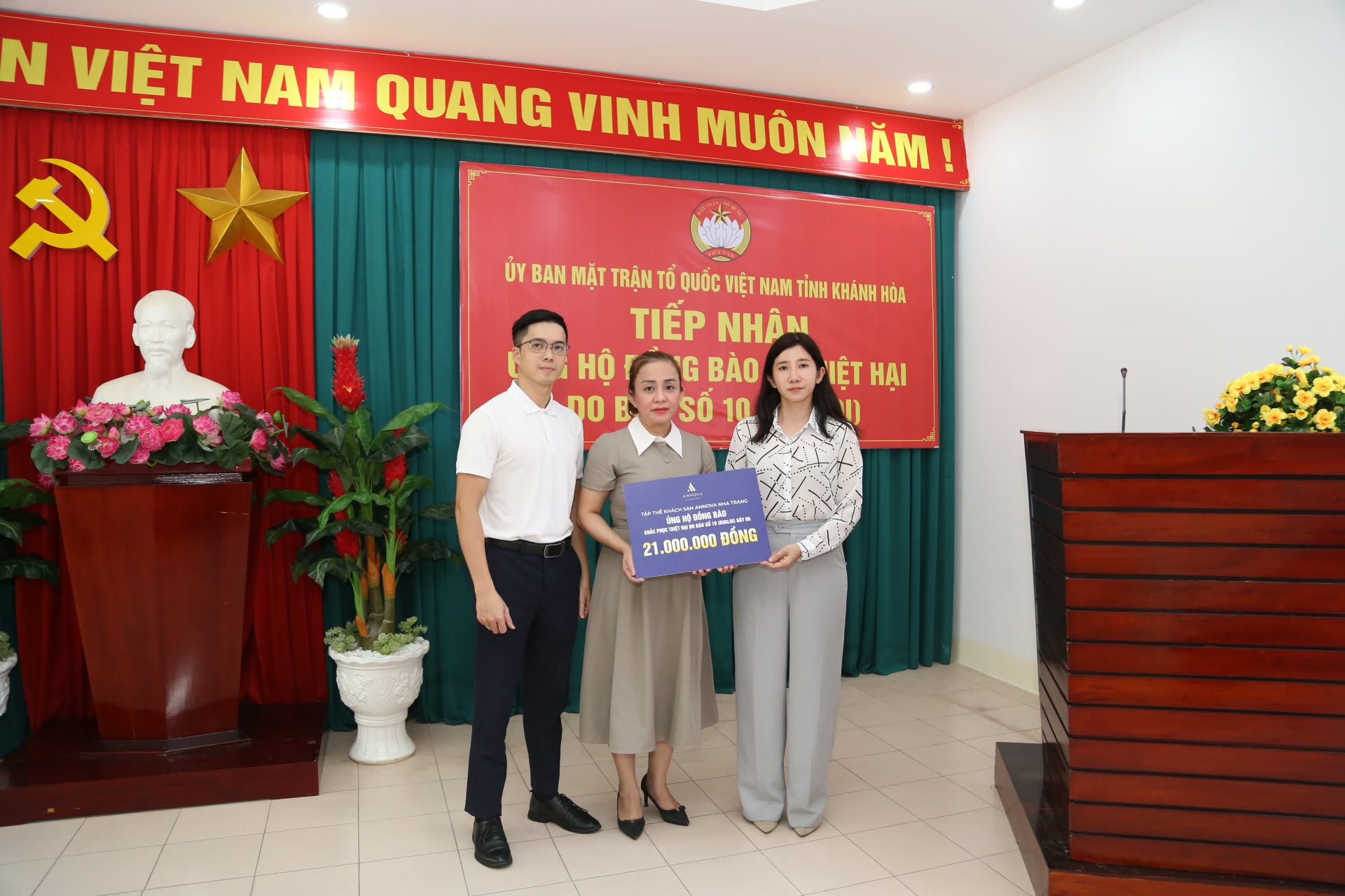 ANNOVA NHA TRANG CHUNG TAY HỖ TRỢ ĐỒNG BÀO BỊ ẢNH HƯỞNG BỞI BÃO SỐ 10 (BUALOI)