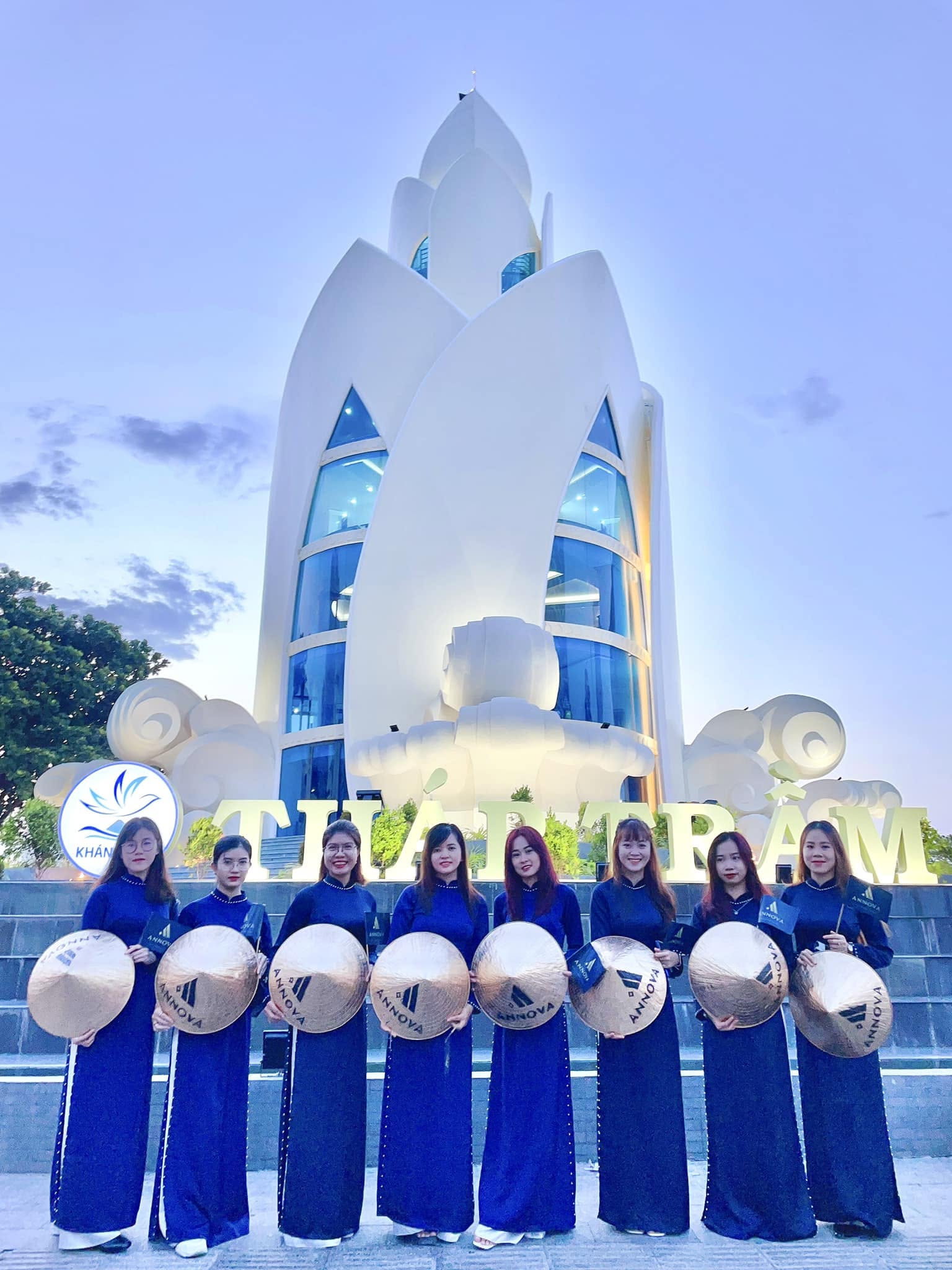 ANNOVA NHA TRANG THAM GIA DIỄU HÀNH “TÔN VINH ÁO DÀI – DI SẢN VĂN HÓA VIỆT NAM”